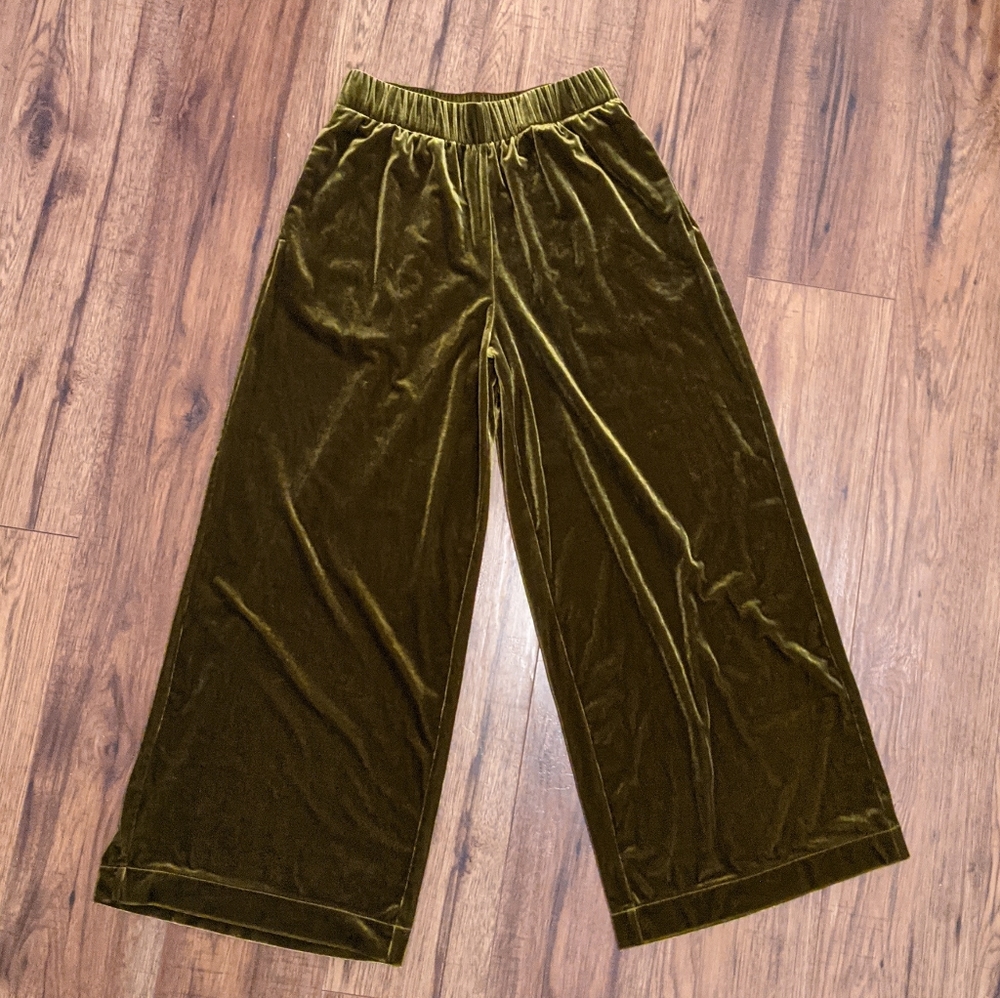 Uniqlo Wide Leg Green Velvet Pants